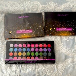 Three shany palettes. One boutique 40’color and 2 wr color glitter palettes